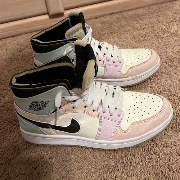 Jordan Shoes - Nike Air Jordan 1 “Easter” mid